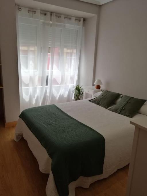 Appartement Piso Completo Cerca De Estacion Bus, Tren Y Ferrys à Santander Extérieur photo